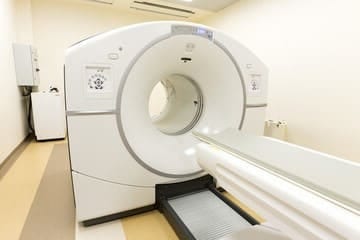immagine di macchinario per risonanza magnetica